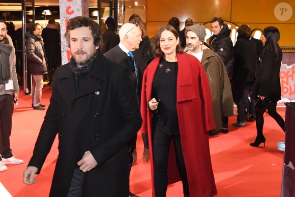 Guillaume Canet et sa compagne Marion Cotillard enceinte arrivent à l'avant-première du film "Rock'n Roll" au Pathé Beaugrenelle à Paris le 13 février 2017. © Lionel Urman /Bestimage