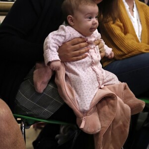 Le prince Harry, duc de Sussex, assiste à un cours de danse classique lors de sa visite au centre YMCA South Ealing à Londres le 3 avril 2019.