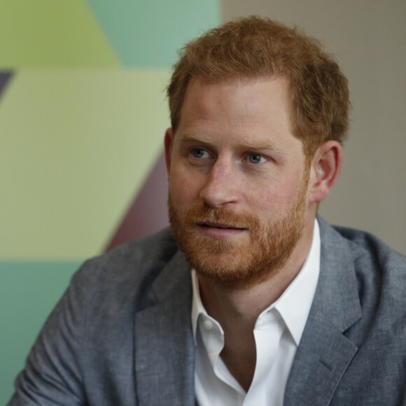 Le prince Harry, duc de Sussex, lors d'une réunion avec les acteurs de la santé mentale des adolescents et des jeunes adultes à Londres le 3 avril 2019.