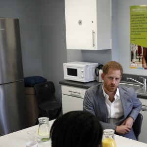 Le prince Harry, duc de Sussex, lors d'une réunion avec les acteurs de la santé mentale des adolescents et des jeunes adultes à Londres le 3 avril 2019.