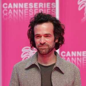 Romain Duris au photocall de la soirée d'ouverture de la 2e édition du "Canneséries" au palais des Festivals à Cannes, France, le 5 avril 2019. © Bruno Bébert/Bestimage