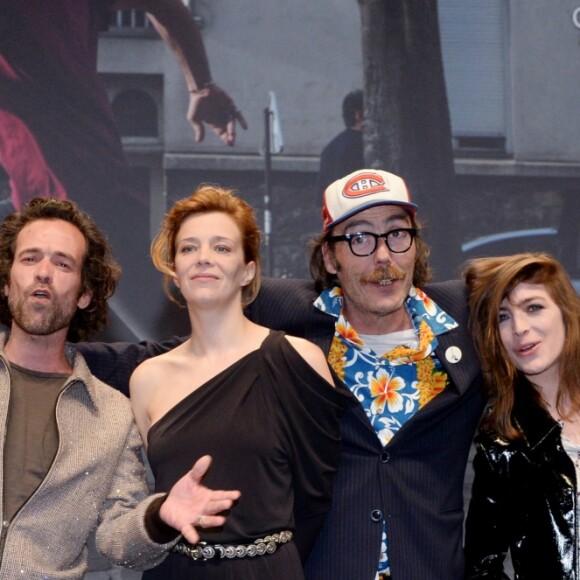 Cathy Verney, Romain Duris, Céline Sallette, Philippe Rebbot, Flora Fischbach et Athaya Mokonzi - Soirée d'ouverture de la 2e édition du "Canneséries" au palais des Festivals à Cannes, France, le 5 avril 2019. © Rachid Bellak/Bestimage