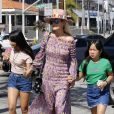 Laeticia Hallyday et ses filles Jade et Joy - Laeticia Hallyday et ses filles Jade et Joy arrivent au restaurant Gladstones pour déjeuner à Los Angeles, le 30 mars 2019.