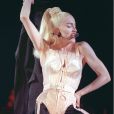 Madonna porte un body Jean Paul Gaultier en concert à Toronto. 2001.