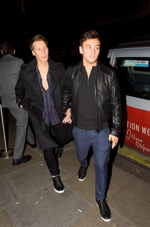 Dustin Lance Black et son compagnon Tom Daley - Célébrités à la sortie du dîner GQ Magazine à l'hôtel Edition à Londres, Royaume Uni, le 8 janvier 2018.