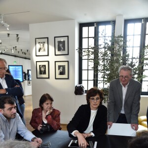 Exclusif - Guest, Inès de la Fressange, Roch Lorente, David Attal - Le Grand Prix Photo Saint Tropez, les membres du jury sélectionnent les lauréats du concours, les bénéfices de la vente des tirages seront reversés à l'association Mécénat Chirurgie Cardiaque. Studio Harcourt, Paris, le 8 avril 2019. ©Giancarlo Gorassini / Bestimage