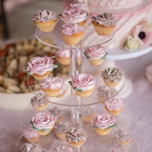 Ariane Brodier a partagé des photos de sa baby shower, au Mas de la Poste, dans le Sud de la France, le 11 avril 2019