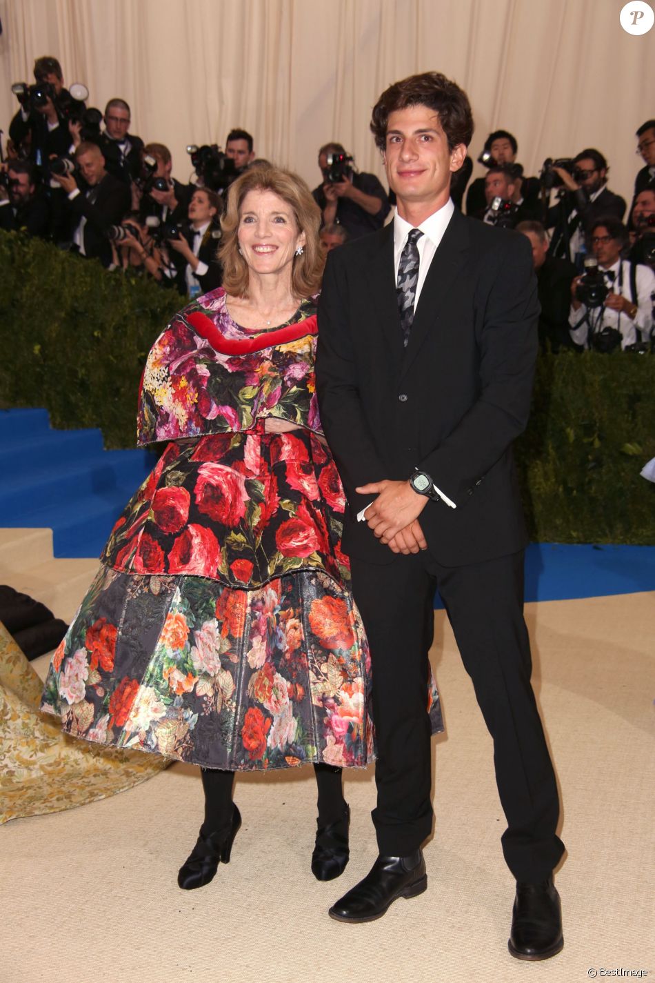 Caroline Kennedy et son fils Jack Kennedy Schlossberg au Met Gala 2017