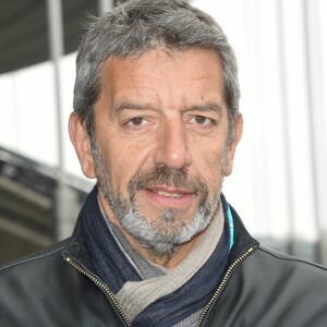 Michel Cymes - L'association "Premiers de cordée" organisait une journée Evasion où des milliers d'enfants ont participé à des ateliers sportifs encadrés par des parrains de renom au Stade de France à Saint-Denis le 16 mai 2018. Premiers de Cordée a été créée en 1999. Dans le cadre de son programme " Sport à l'Hôpital ", l'association propose gratuitement, tout au long de l'année, des initiations sportives pour les enfants hospitalisés. © Coadic Guirec/Bestimage