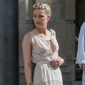 Exclusif - Amber Heard se rend à un rendez-vous d'affaire avant d'aller déjeuner avec un ami à Los Angeles le 7 avril 2019.