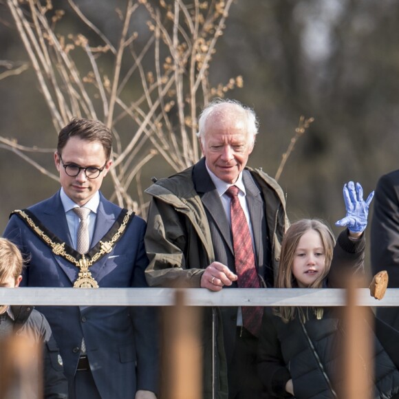 La princesse Mary de Danemark a ouvert officiellement le zoo de Copenhague avec ses enfants la princesse Josephine et le prince Vincent le 11 avril 2019 à l'occasion de la présentation des pandas Mao Sun et Xing Er, arrivés de Chine quelques jours plus tôt et installés dans un enclos spécialement conçu.