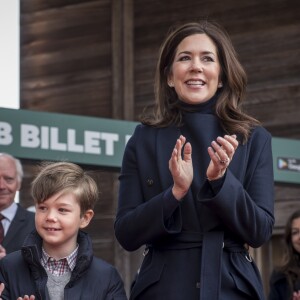 La princesse Mary de Danemark a ouvert officiellement le zoo de Copenhague avec ses enfants la princesse Josephine et le prince Vincent le 11 avril 2019 à l'occasion de la présentation des pandas Mao Sun et Xing Er, arrivés de Chine quelques jours plus tôt et installés dans un enclos spécialement conçu.