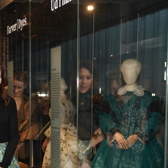 La princesse Mary de Danemark lors de l'inauguration de l'exposition "Fashioned from Nature" à Copenhague le 12 avril 2019