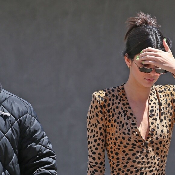 Exclusif - Kendall Jenner est allée prendre un café avec Fai Khadra et des amis dans le quartier de Beverly Hills. Le 17 avril 2019.