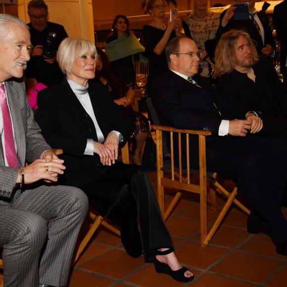 Patrick Duffy, Linda Evans, le prince Albert II de Monaco et Stéphane Bolongaro - "Grace Kelly 90 Years", exposition hommage à la princesse Grace de Monaco pour le 90ème anniversaire de sa naissance au Musée des Colections des voitures princières à Monaco le 18 avril 2019. © Bruno Bebert/Bestimage