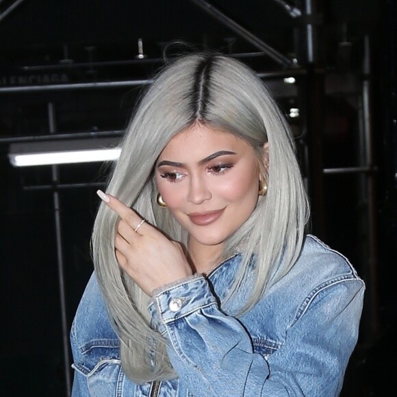 Kylie Jenner se rend au Dover Street Market Pop-up event pour faire la promotion de sa boutique Kylie pop up à New York. Après le succès de sa première boutique à Los Angeles, c'est à New York que Kylie Jenner vient d'inaugurer sa nouvelle adresse. De quoi ravir ses fans de passage dans la Big Apple... Le 29 novembre 2018.