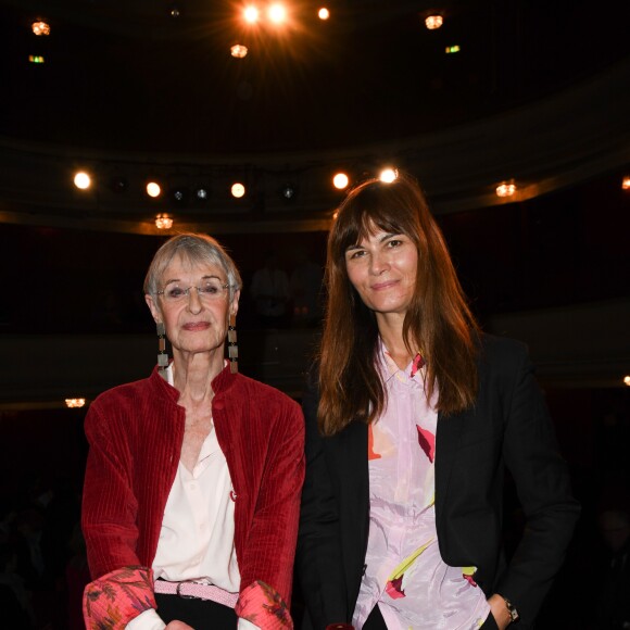 Francine Bergé (Prix Brigadier d'honneur 2018 pour "L'Echange et l'ensemble de sa carrière) et Marina Hands (Prix du Brigadier 2018 pour "Soeurs") lors de la remise des prix Brigadiers 2018 au théâtre Montparnasse à Paris, France, le 18 avril 2019. © Coadic Guirec/Bestimage