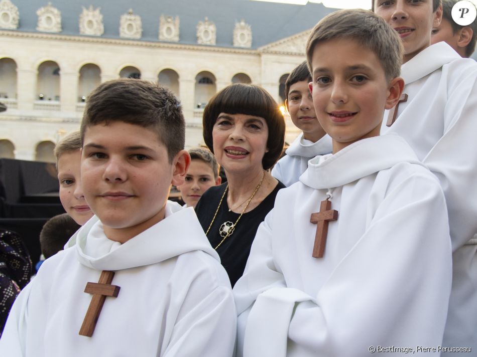 Mathieu Lombard Plus Belle La Vie Vrai Nom Exclusif - Mireille Mathieu et Les Petits Chanteurs à la Croix de Bois