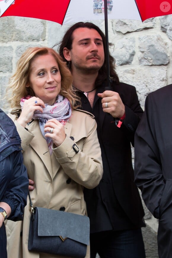 Lara Fabian et son mari Gabriel Di Giorgio assistent à la ducasse de Mons ou Doudou, une fête locale basée sur des traditions ancestrales qui a lieu tous les ans à Mons, en Belgique. L e 22 mai 2016.