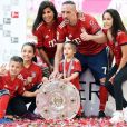 Franck Ribéry champion d'Allemagne avec son équipe du Bayern Munich célèbre son nouveau sacre avec sa femme Wahiba et leurs quatre enfants,  Hizya, Shakinez, Seïf el Islam et  Mohammed. Instagram, mai 2018.  