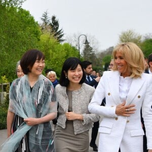 Brigitte Macron et Akie Abe, femme du premier ministre du Japon - Visite de Giverny. Le 23 avril 2019 © Christian Liewig / Pool / Bestimage