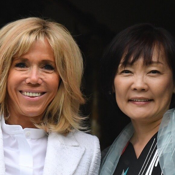 Brigitte Macron et Akie Abe, femme du premier ministre du Japon - Visite de Giverny. Le 23 avril 2019 © Christian Liewig / Pool / Bestimage