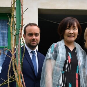 Brigitte Macron et Akie Abe, femme du premier ministre du Japon - Visite de Giverny. Le 23 avril 2019 © Christian Liewig / Pool / Bestimage