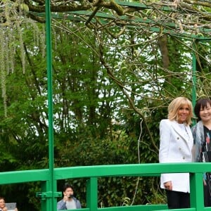 Brigitte Macron et Akie Abe, femme du premier ministre du Japon - Visite de Giverny. Le 23 avril 2019 © Christian Liewig / Pool / Bestimage