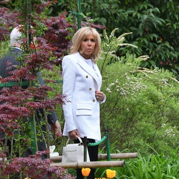 Brigitte Macron et Akie Abe, femme du premier ministre du Japon - Visite de Giverny. Le 23 avril 2019 © Christian Liewig / Pool / Bestimage