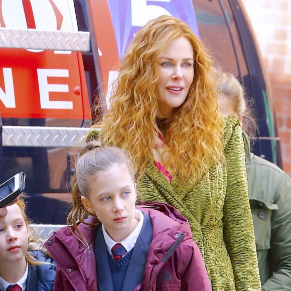 Nicole Kidman sur le tournage de la série The Undoing avec ses enfants Sunday Rose et Faith Margaret dans les rues de New York, le 19 mars 2019.