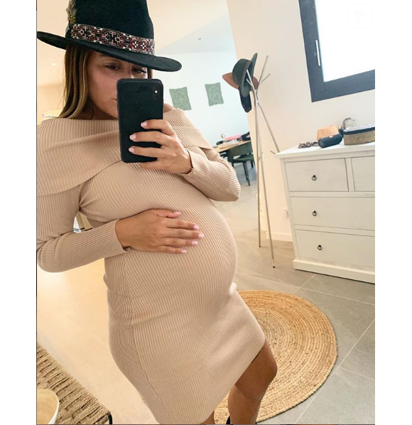 Anaïs Camizuli enceinte et radieuse sur Instagram, 7 avril 2019