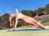 Britney Spears : Sexy en bikini, elle enflamme la Toile avec une séance de yoga