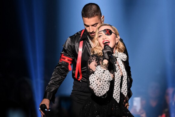 Madonna et Maluma interprète "Medellín" lors des Billboard Music Awards à Las Vegas, le 1er mai 2019.