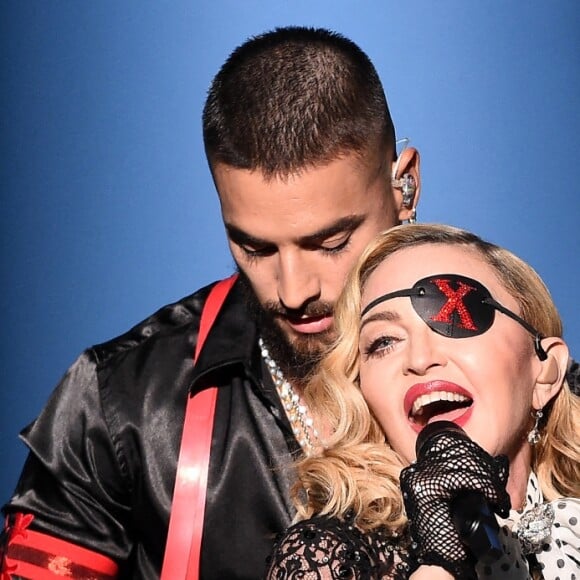 Madonna et Maluma interprète "Medellín" lors des Billboard Music Awards à Las Vegas, le 1er mai 2019.