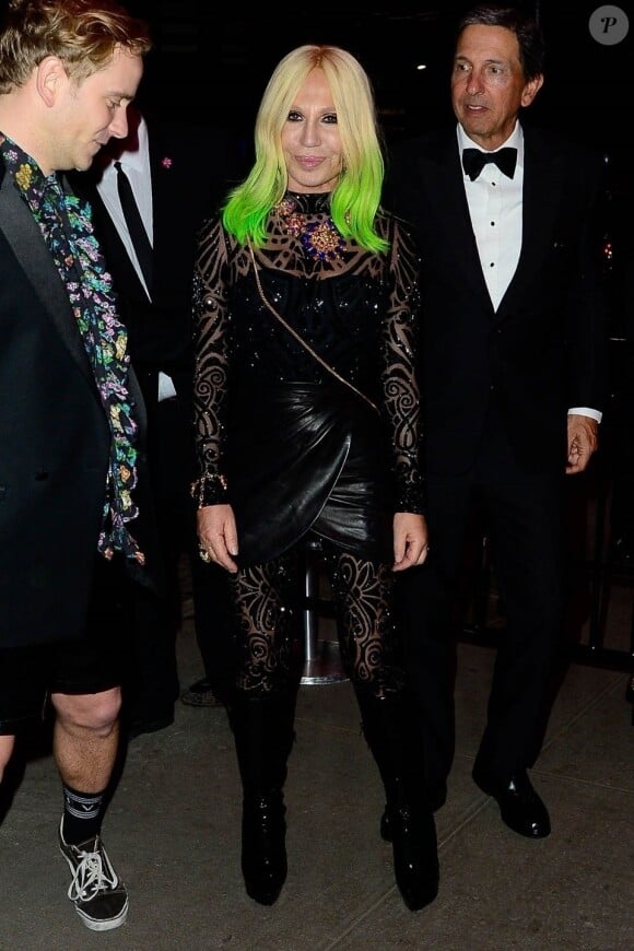 Donatella Versace arrive à la Boom Boom Room pour l'after party du Met Gala. New York, le 6 mai 2019.