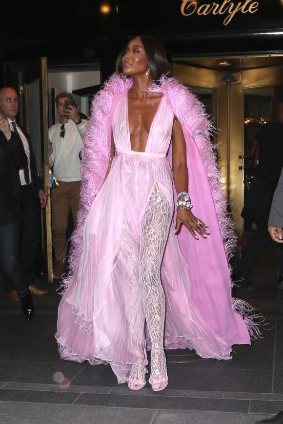 Naomi Campbell à la sortie de l'hôtel Carlyle pour se rendre à la à la 71ème édition du MET Gala (Met Ball, Costume Institute Benefit) sur le thème "Camp: Notes on Fashion" au Metropolitan Museum of Art à New York, le 6 mai 2019.