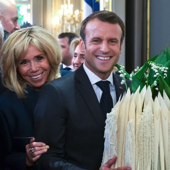 Stéphane Layani, président du MIN de Rungis, Brigitte Macron et Emmanuel Macron, président de la republique. Le président de la République reçoit les métiers de bouche au palais de l'Elysée à Paris, pour la fête du 1er mai. © Xavier Popy / Pool / Bestimage