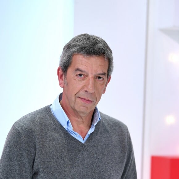 Exclusif - Michel Cymes - Enregistrement de l'émission "Vivement Dimanche prochain" au studio Gabriel à Paris, présentée par M.Drucker et diffusée le 21 avril 2019 sur France 2. Le 10 avril 2019 © Guillaume Gaffiot / Bestimage