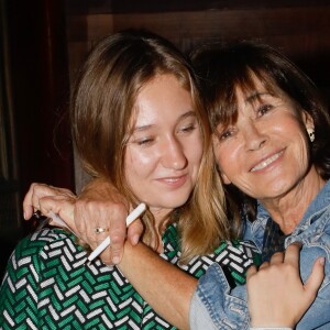 Martine Laroche-Joubert et sa petite-fille Solveig Blanc - Soirée de lancement du livre "Une femme au front" de Martine Laroche-Joubert au Buddha Bar à Paris, le 18 avril 2019. Un événement organisé par Five Eyes production © CVS/Bellak/Bestimage