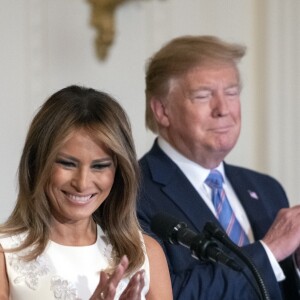 Le président des États-Unis, Donald J. Trump, et la première dame, Melania Trump, participent à la célébration des mères militaires dans la salle est de la Maison Blanche à Washington DC, le 10 mai 2019.