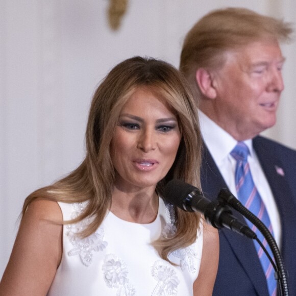 Le président des États-Unis, Donald J. Trump, et la première dame, Melania Trump, participent à la célébration des mères militaires dans la salle est de la Maison Blanche à Washington DC, le 10 mai 2019.