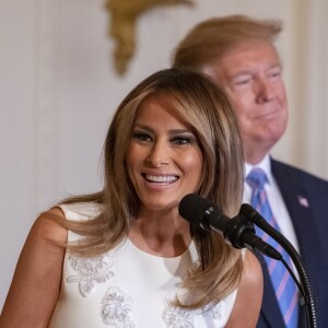 Le président des États-Unis, Donald J. Trump, et la première dame, Melania Trump, participent à la célébration des mères militaires dans la salle est de la Maison Blanche à Washington DC, le 10 mai 2019.