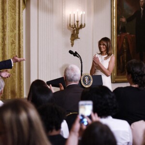 Le président des États-Unis, Donald J. Trump, et la première dame, Melania Trump, participent à la célébration des mères militaires dans la salle est de la Maison Blanche à Washington DC, le 10 mai 2019