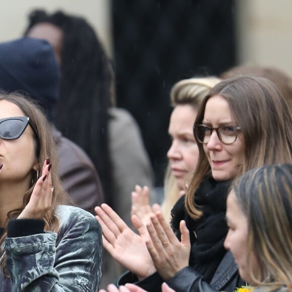 Izïa Higelin lors des obsèques de Jacques Higelin au cimetière du Père Lachaise à Paris le 12 avril 2018.