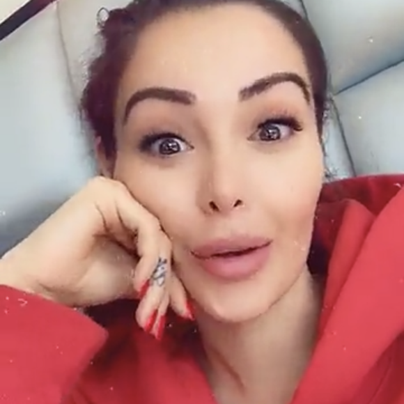 Nabilla, enceinte de 4 mois, dévoile son visage couvert de boutons sur Snapchat, le 13 mai 2019.