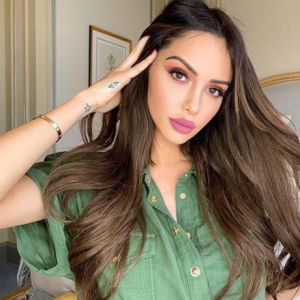 Nabilla Benattia, enceinte de son premier enfant.