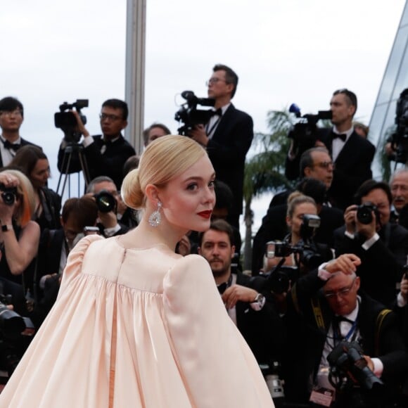 Elle Fanning - Montée des marches du film "The Dead Don't Die" lors de la cérémonie d'ouverture du 72ème Festival International du Film de Cannes. Le 14 mai 2019 © Borde / Bestimage  Red carpet for the movie "The Dead Don't Die" during opening ceremony of the 72th Cannes International Film festival. On may 14th 201914/05/2019 - 