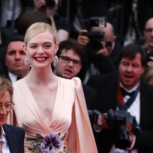 Kelly Reichardt et Elle Fanning - Montée des marches du film "The Dead Don't Die" lors de la cérémonie d'ouverture du 72ème Festival International du Film de Cannes. Le 14 mai 2019 © Jacovides-Moreau / Bestimage  Red carpet for the movie "The Dead Don't Die" during opening ceremony of the 72th Cannes International Film festival. On may 14th 201914/05/2019 - 