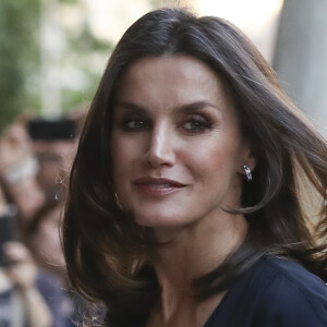 La reine Letizia d'Espagne lors de la finale espagnole du concours de monologues scientifiques "FameLab España 2019" à Madrid le 14 mai 2019.