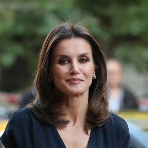 La reine Letizia d'Espagne lors de la finale espagnole du concours de monologues scientifiques "FameLab España 2019" à Madrid le 14 mai 2019.